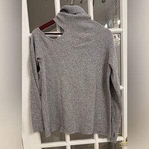 ROI Women’s Gray 100% Cashmere Ribbed Turtleneck Cut Out Sweater Size M